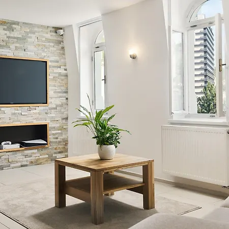 Imperial Apartment *
